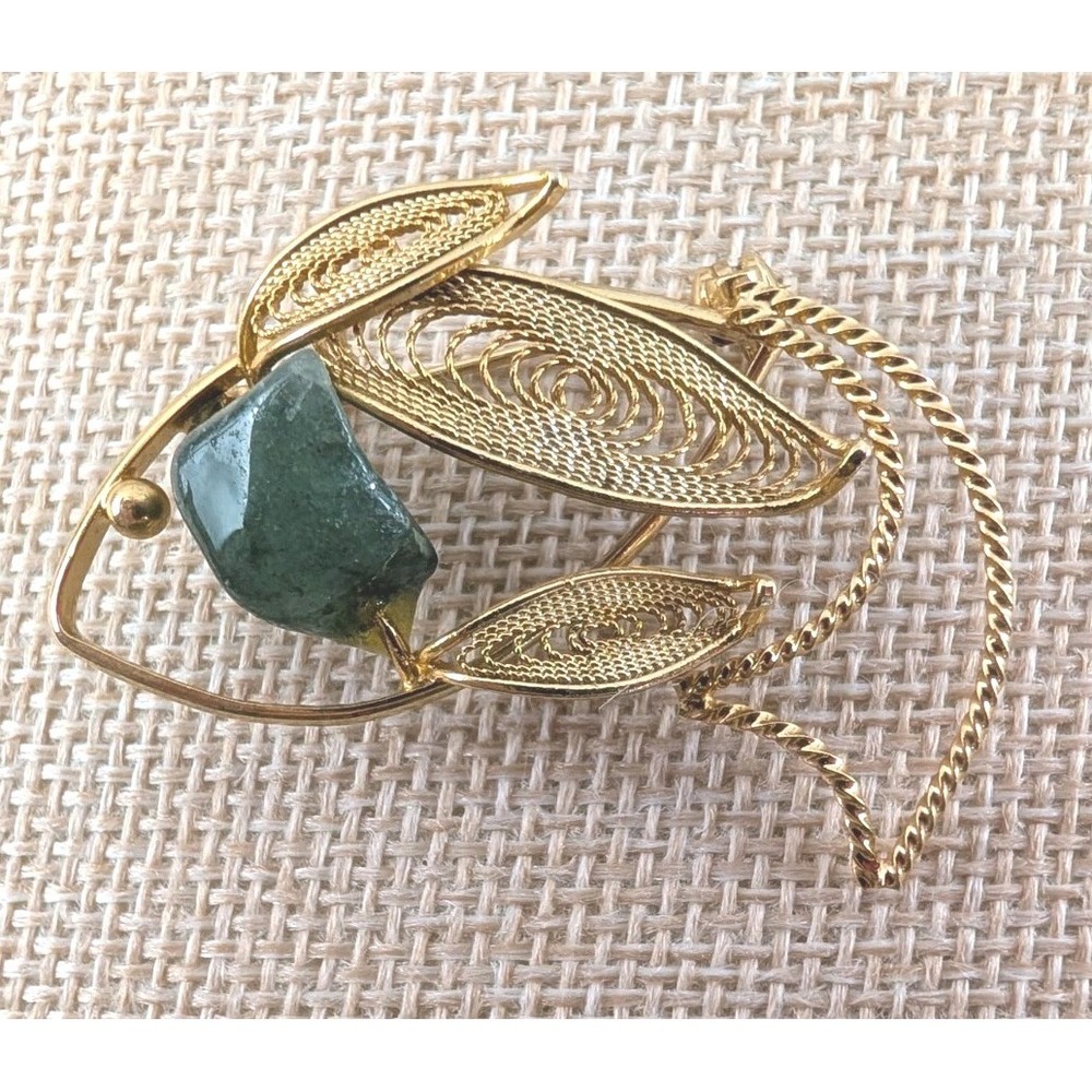 Vintage Gold Tone Wire Filigree Fish Brooch Green Stone Body Ocean Sea Pin